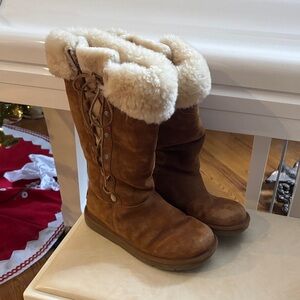 UGG Shearling Lined Boots Size 7